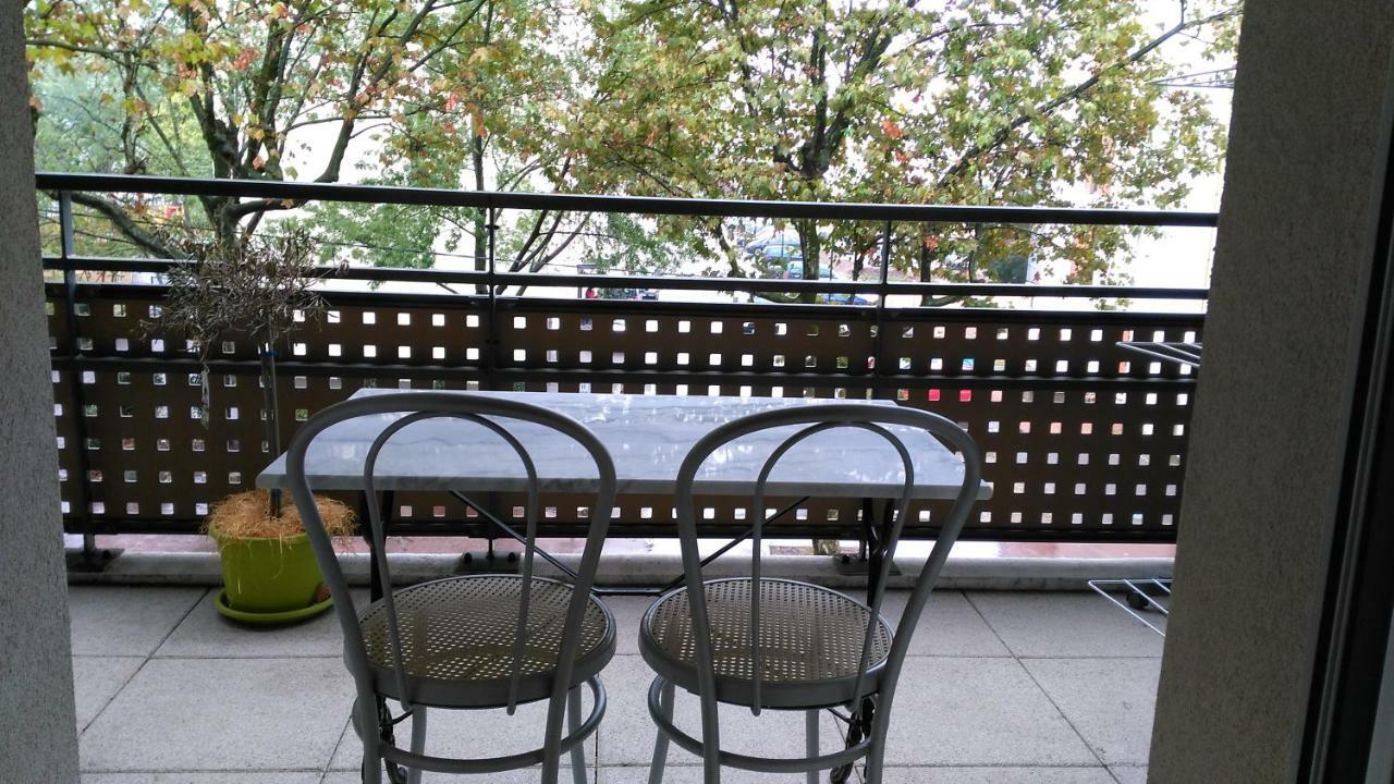 Appartement F3 Avec Parking Privee Saint-Priest (Rhone) Exterior foto