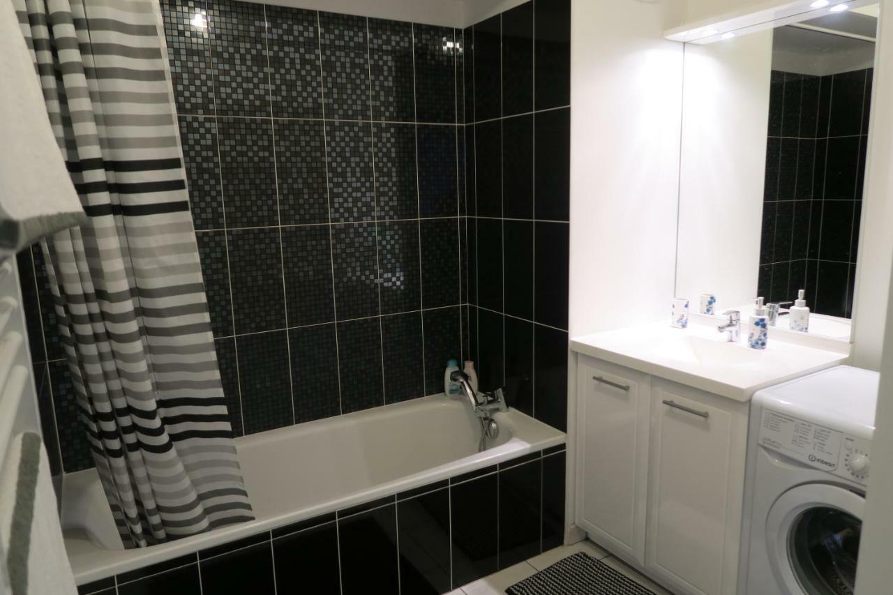 Appartement F3 Avec Parking Privee Saint-Priest (Rhone) Exterior foto
