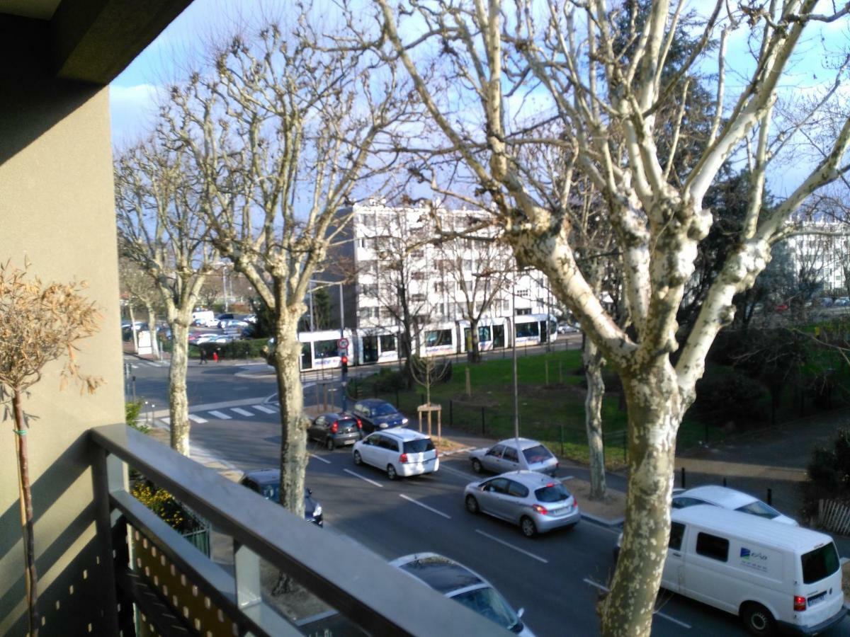 Appartement F3 Avec Parking Privee Saint-Priest (Rhone) Exterior foto