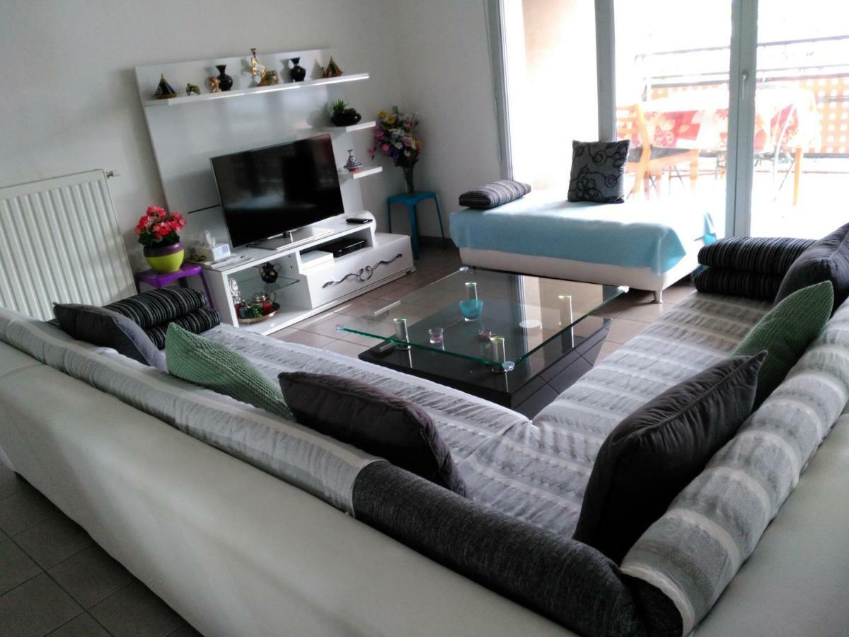 Appartement F3 Avec Parking Privee Saint-Priest (Rhone) Exterior foto