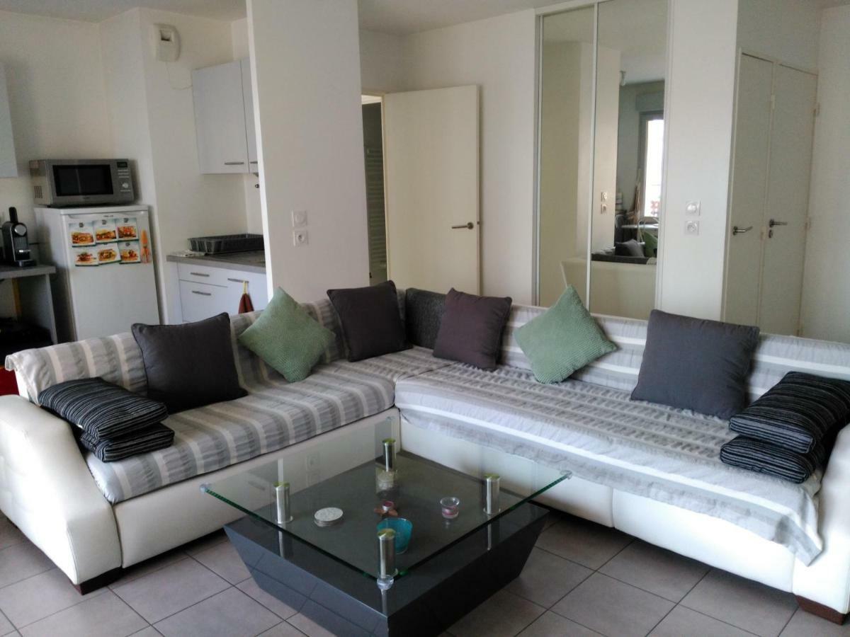 Appartement F3 Avec Parking Privee Saint-Priest (Rhone) Exterior foto