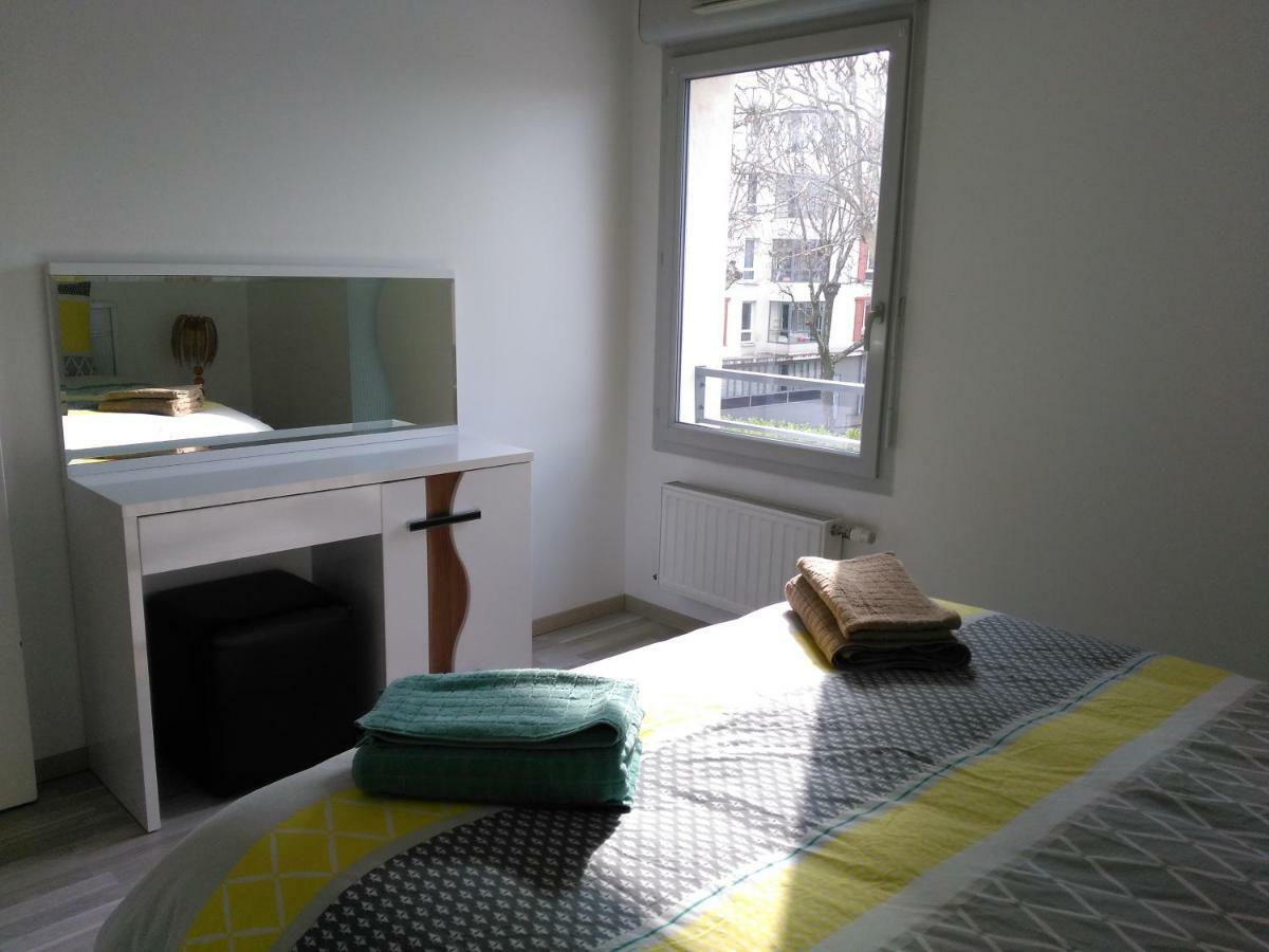Appartement F3 Avec Parking Privee Saint-Priest (Rhone) Exterior foto