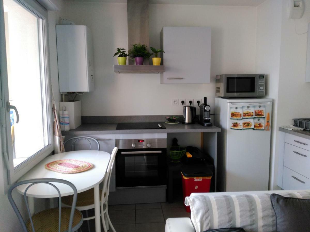 Appartement F3 Avec Parking Privee Saint-Priest (Rhone) Exterior foto